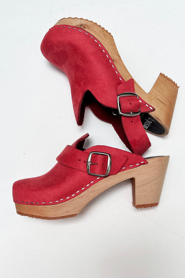 funkis preloved red suede leather clogs size 39
