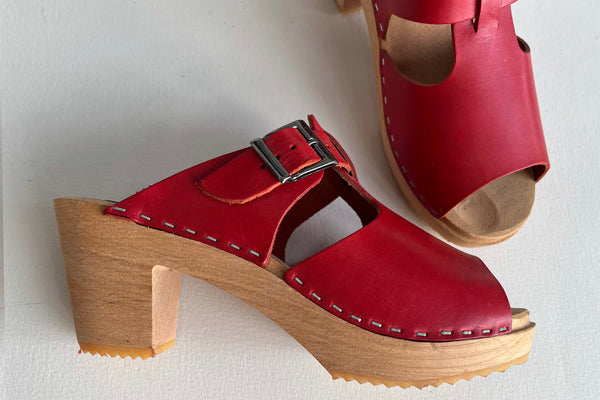 funkis preloved red clogs size 38