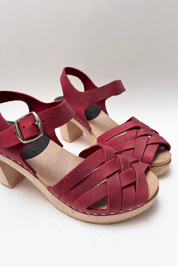 preloved 100 clog ultra high red size 37