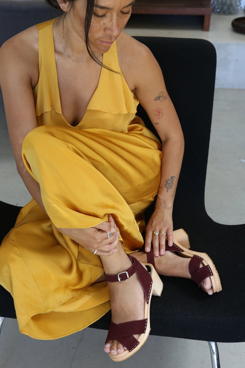 amy clog bordeaux suede