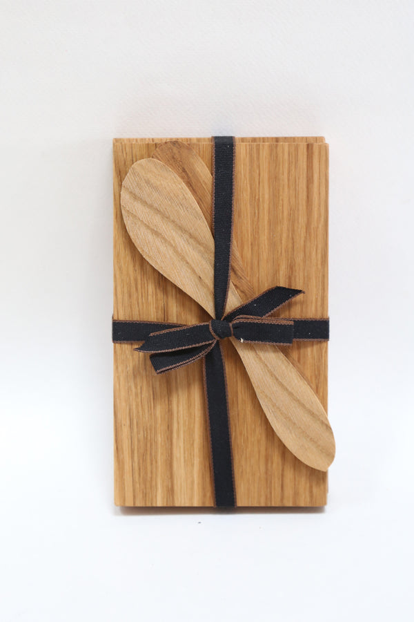 oak toast board & knife set