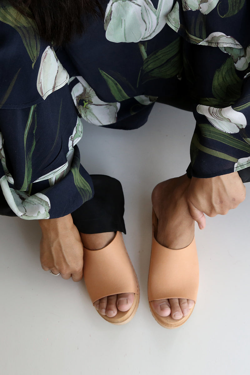 664 juni clog low natural