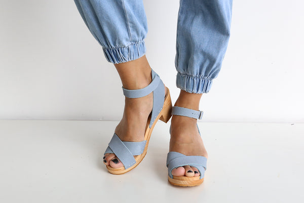 921 amy clog high blue suede