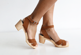 Amy clog chestnut suede