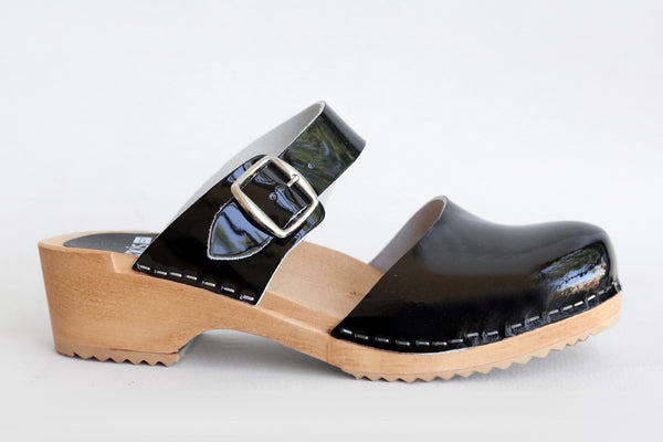 anita clog low patent black