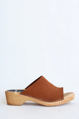 juni clog chestnut suede