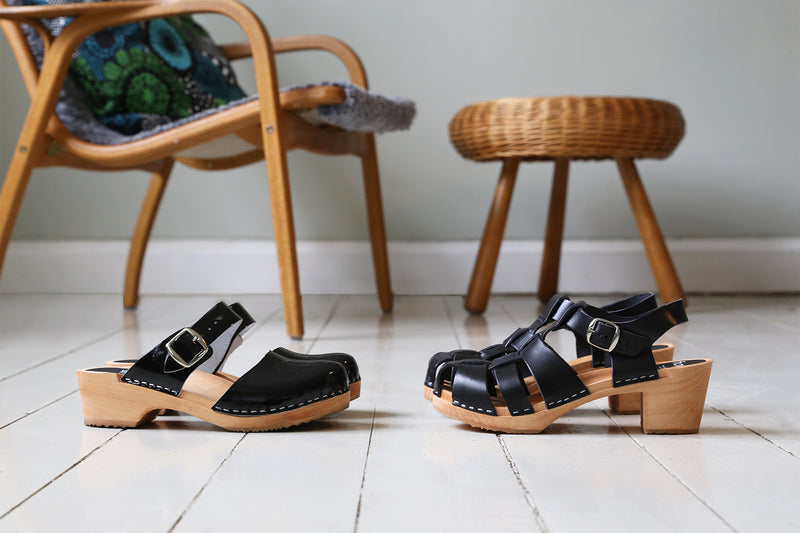 anita clog low patent black