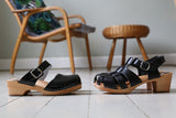 anita clog low patent black