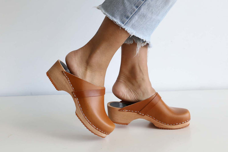Cognac Clog Swedish Hasbeens Clog Low Classic Cognac – Funkis
