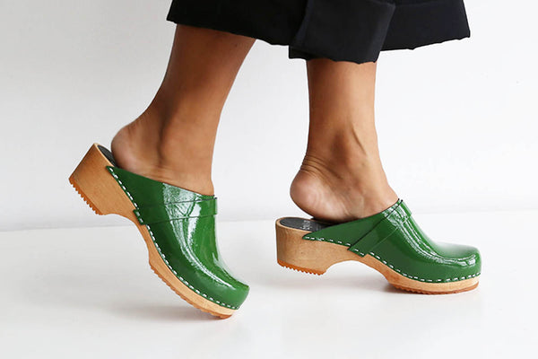 63 clog low classic green patent